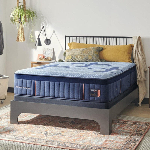 Lux-Hybrid Firm Mattress3Stearns and Foster